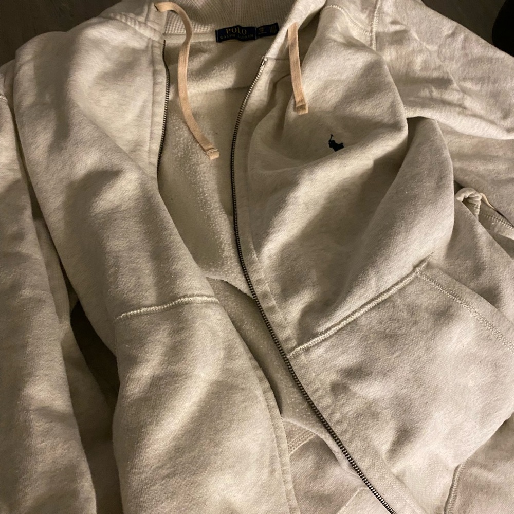 Grey size 2XB polo jogging suit. Would keep for myself but it’s too big for me.